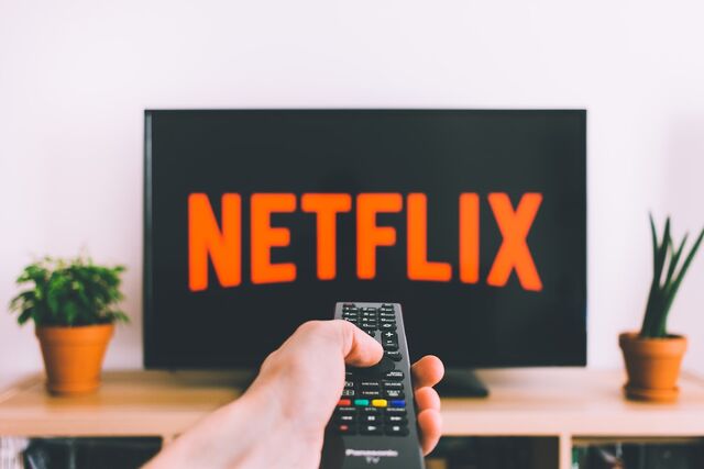 Netflix Pays No Bonuses — And It Is the Smartest Compensation Strategy in Tech