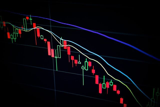 How Netflix Survived the Dot-Com Crash When Everyone Else Died